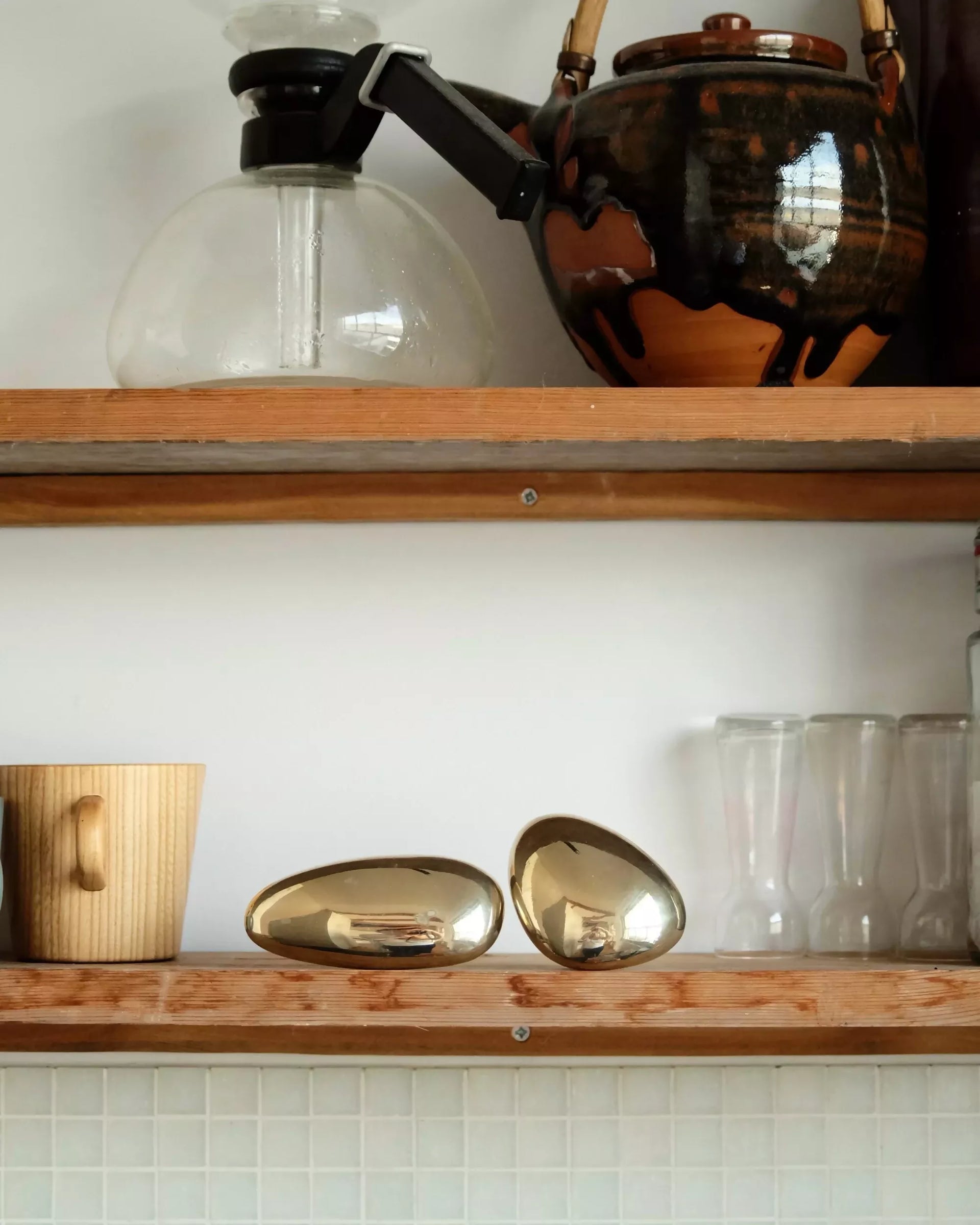 MOMI KNOB/HOOK SHORT BY MAHA ALAVI