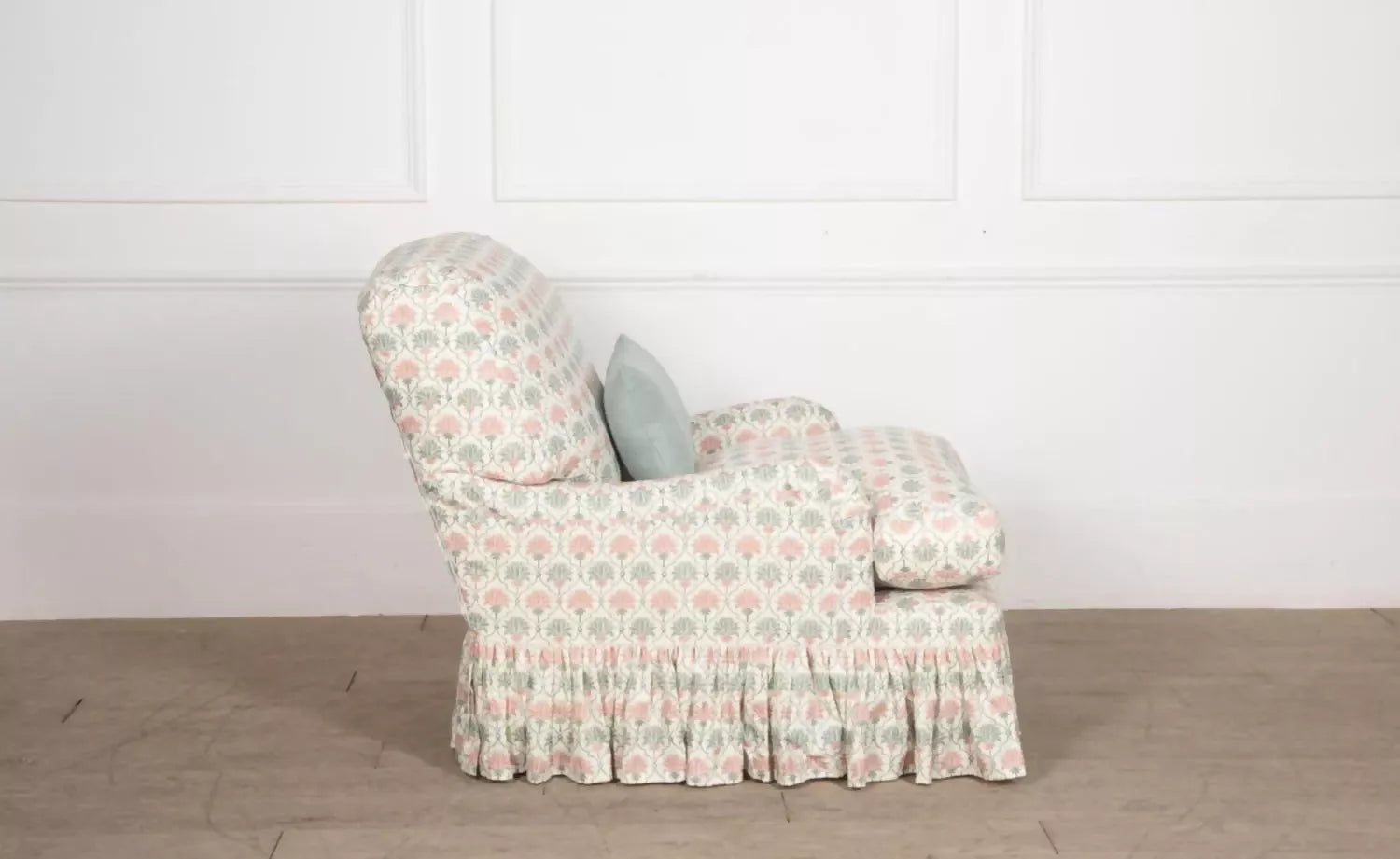 KINGSTON ARMCHAIR | LOOSE COVER RUFFLED SKIRT BY LORFORDS CONTEMPORARY