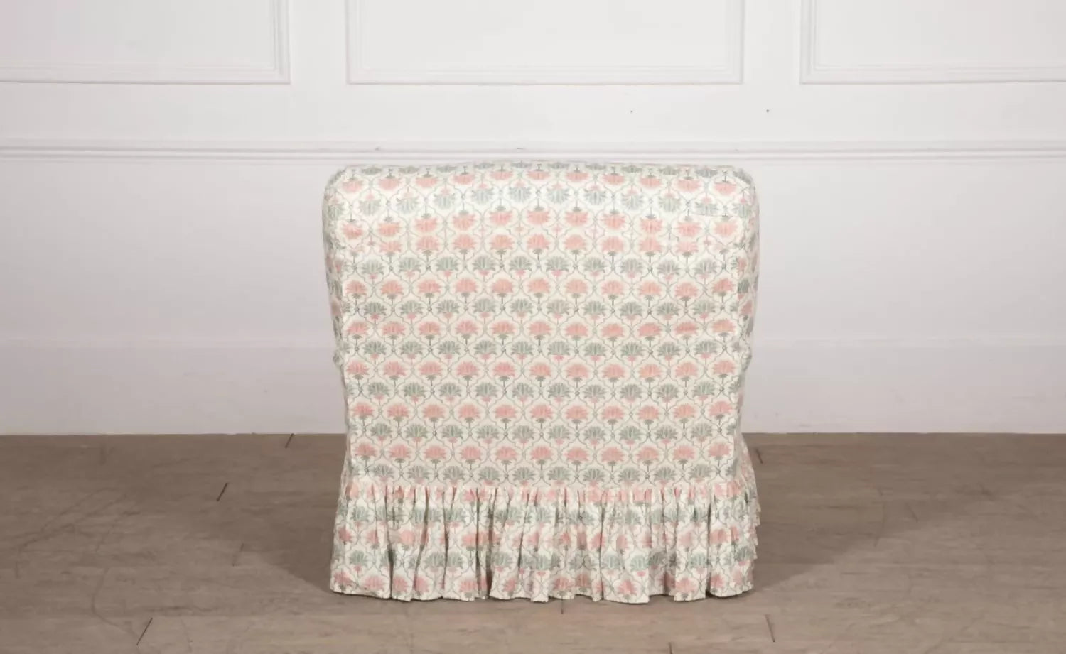 KINGSTON ARMCHAIR | LOOSE COVER RUFFLED SKIRT BY LORFORDS CONTEMPORARY