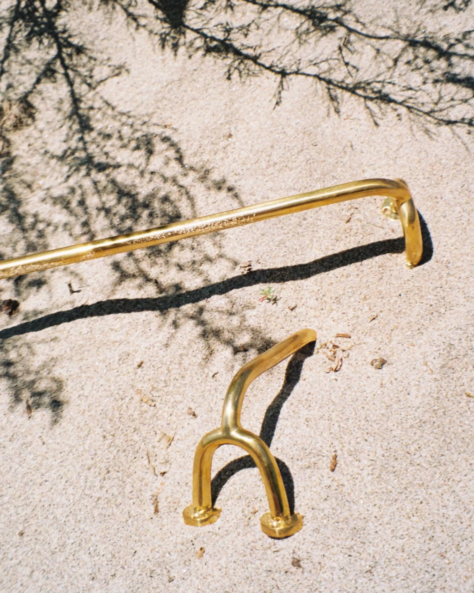 FAUNA TOWEL BAR BY MAHA ALAVI