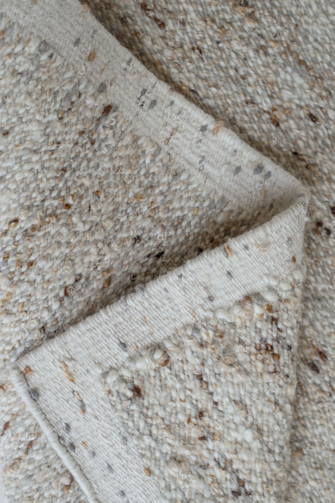 ZOAR WITH SPECKLED BORDER RUG