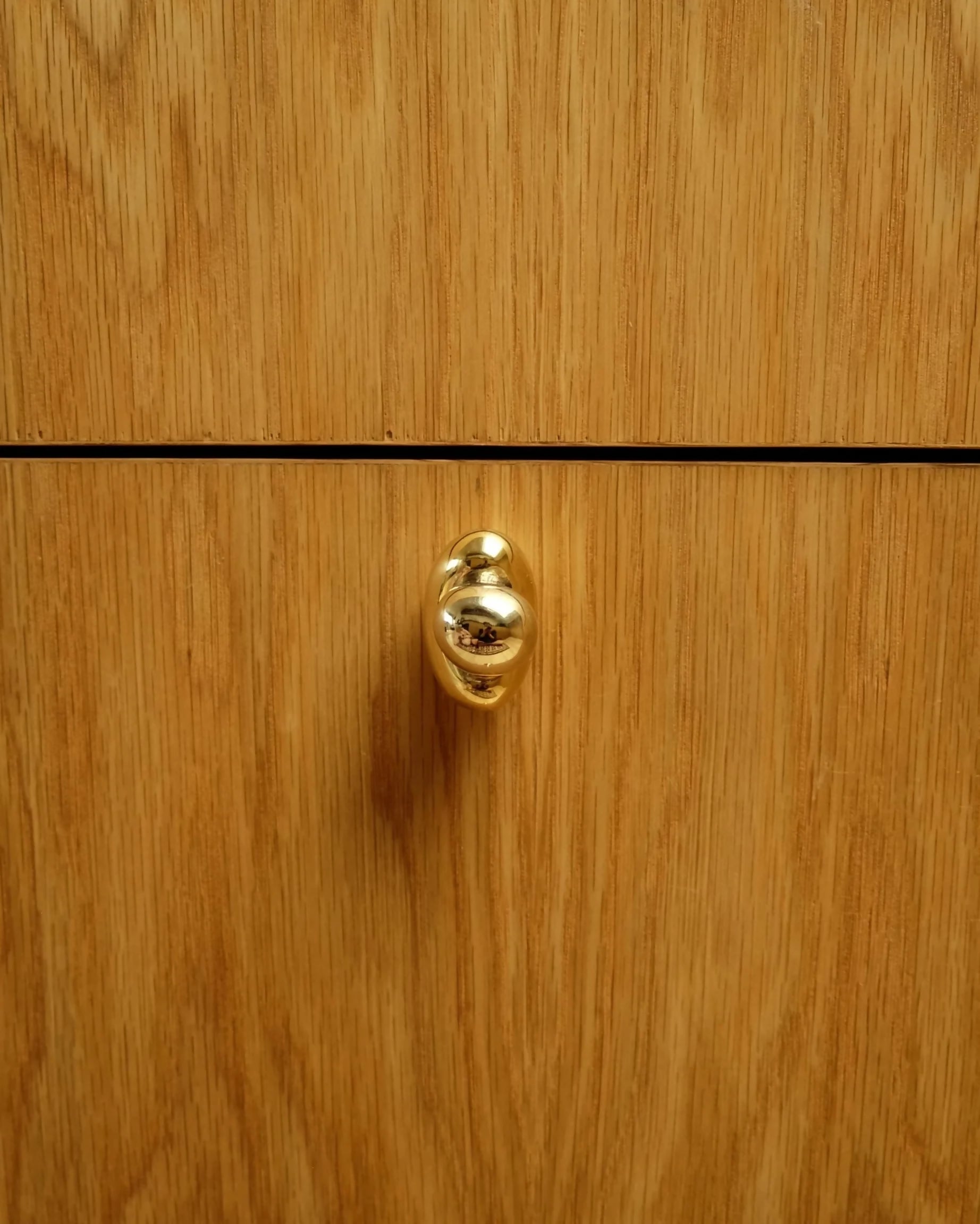 BEAN KNOB BY MAHA ALAVI