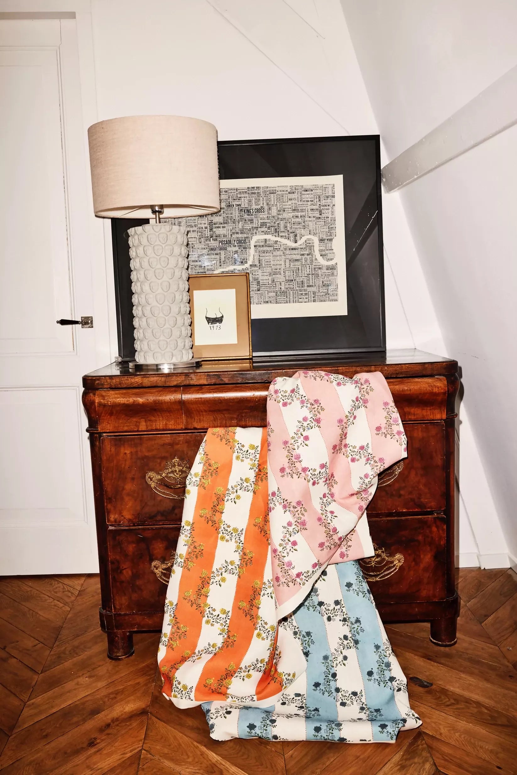 VINE DOTS IN FUCHSIA BLAZE BY FRANQUEMONT