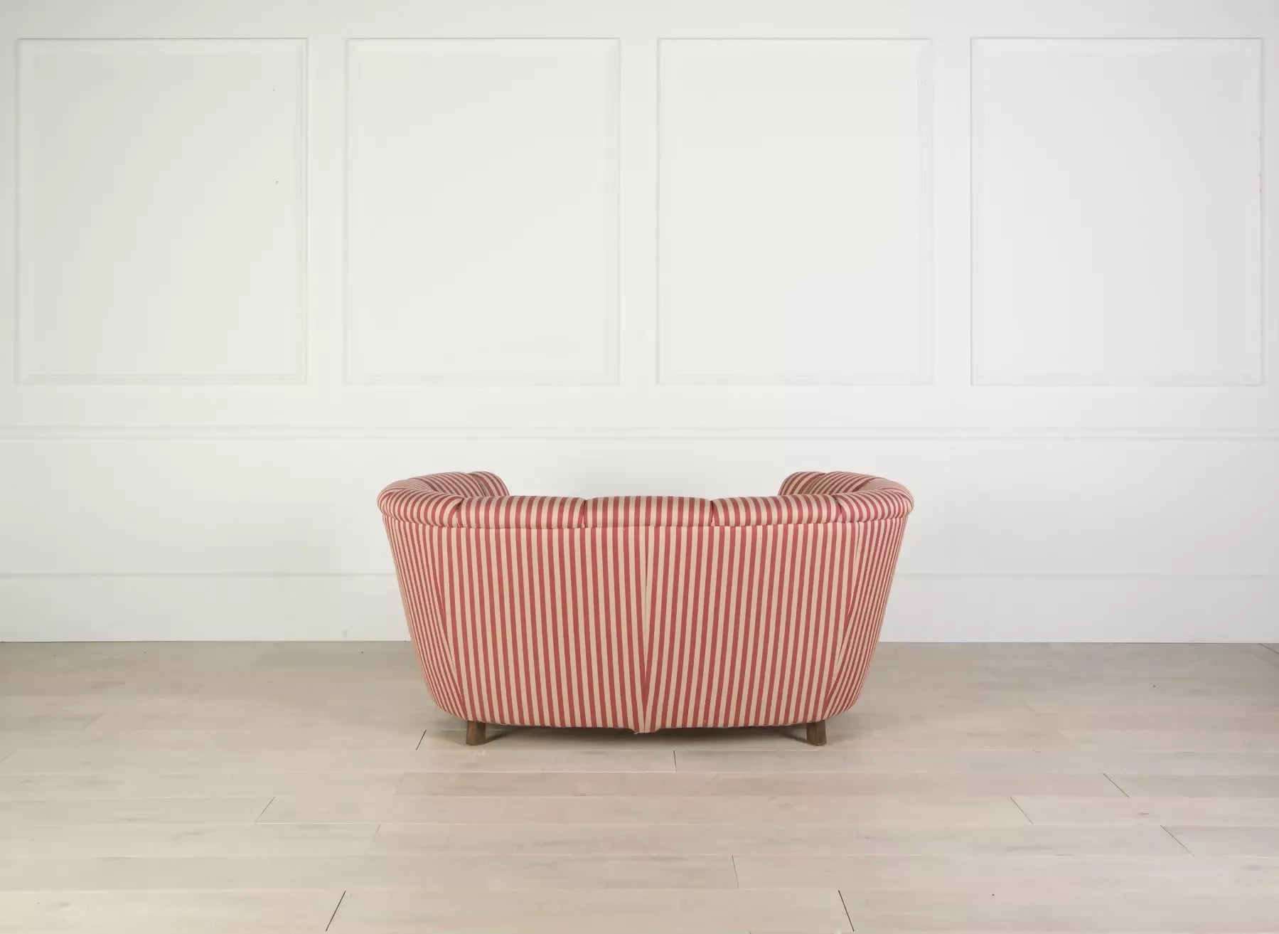 THE SOHO SOFA BY LORFORDS CONTEMPORARY