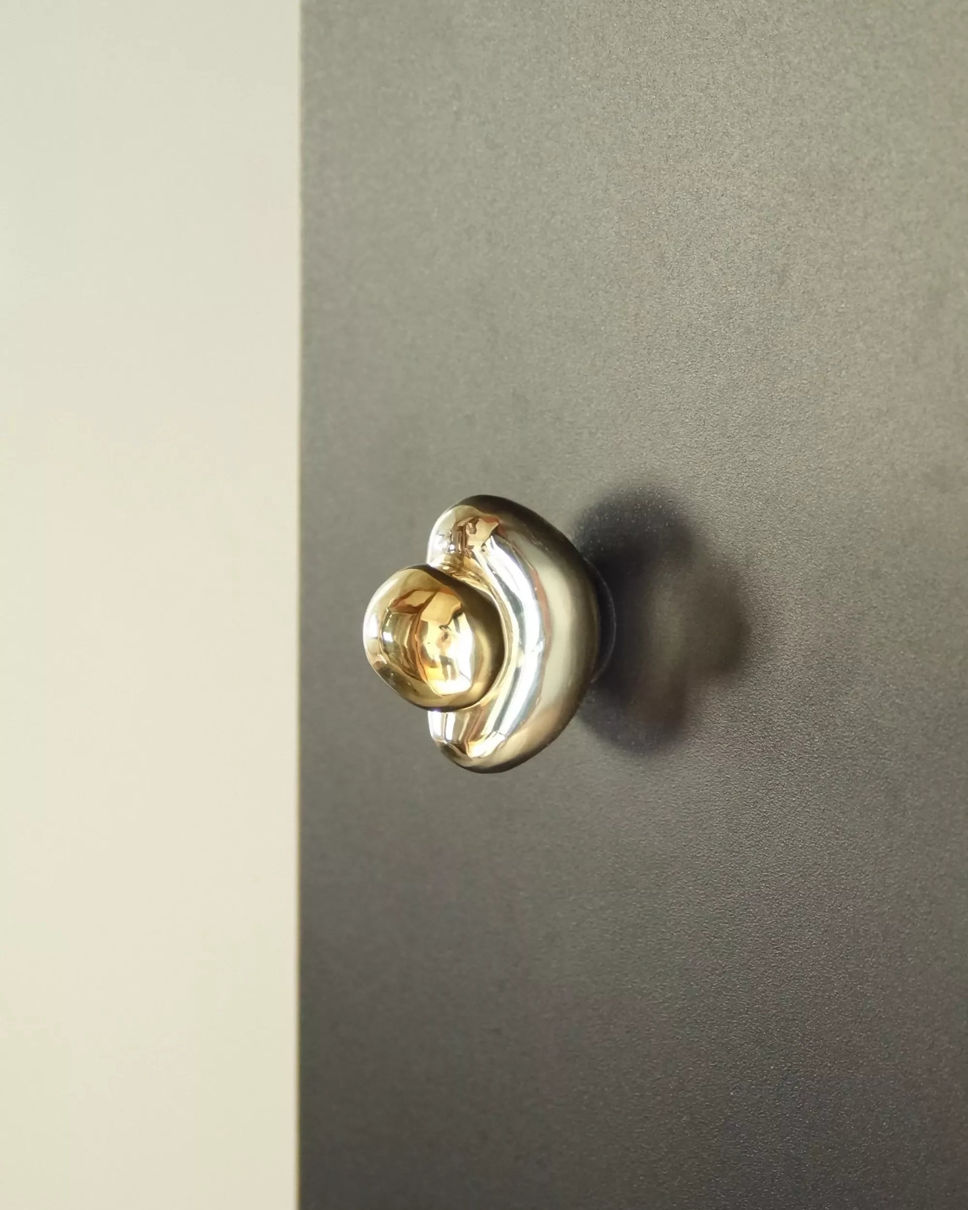 BEAN KNOB BY MAHA ALAVI