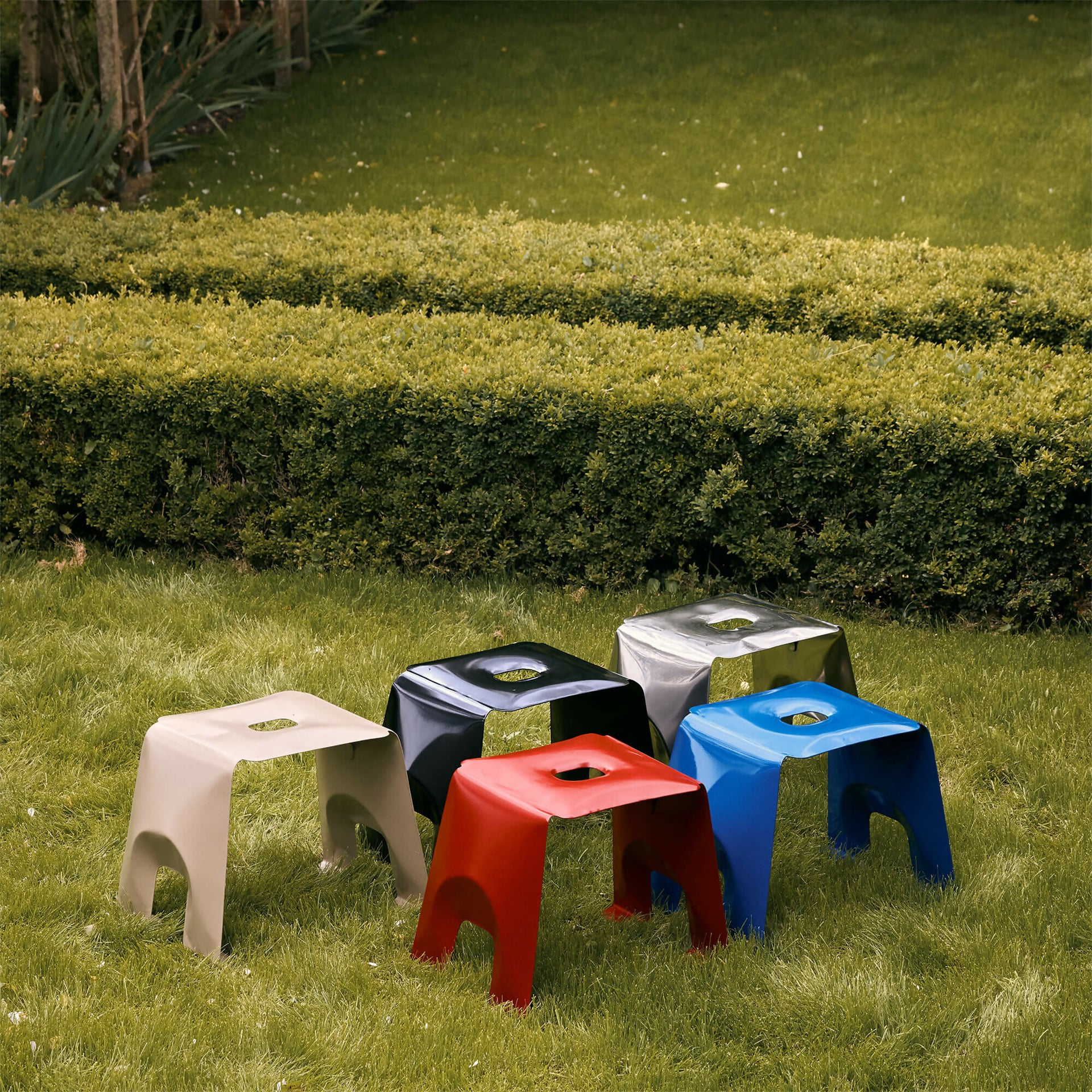 TABI JACKSON GEE EDIT: A STOOL 2021 IN ULTRAMARINE BLUE BY JACLYN PAPPALARDO