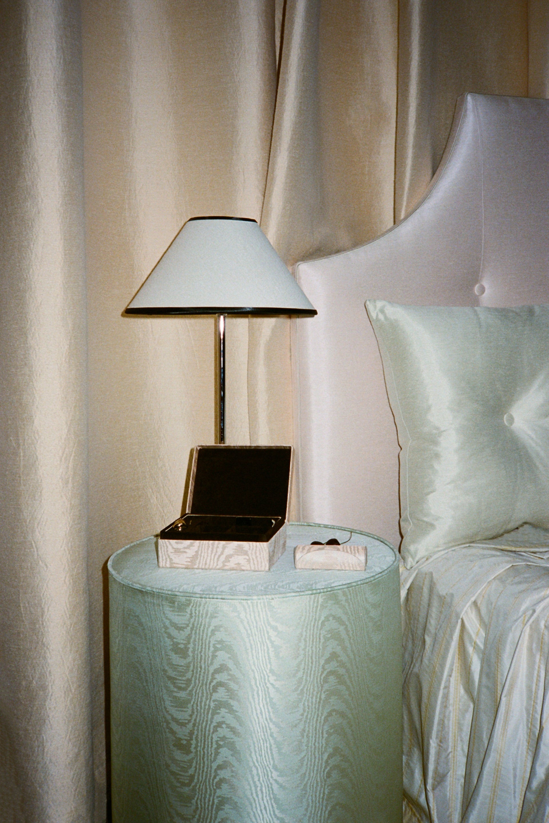 THE JEWELLERY CASE- MOIRÈ - PANDOLFINI BY CC MOULTON