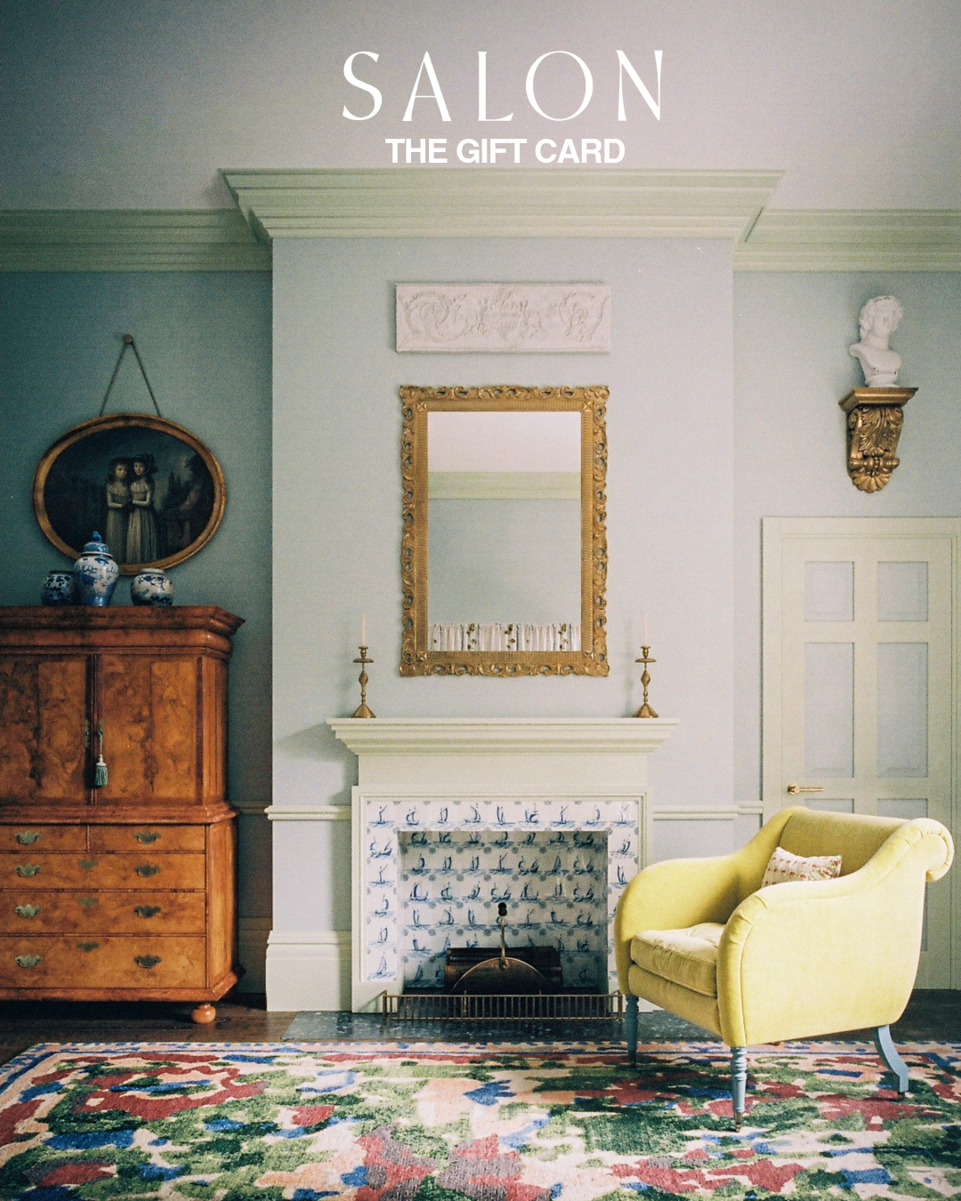 Living room with yellow armchair, wooden cabinet, and decorative mirror, featuring 'SALON' text.