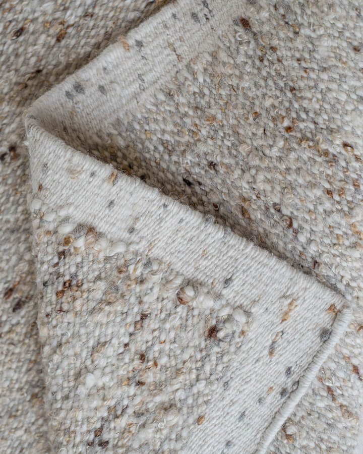 ZOAR WITH SPECKLED BORDER RUG
