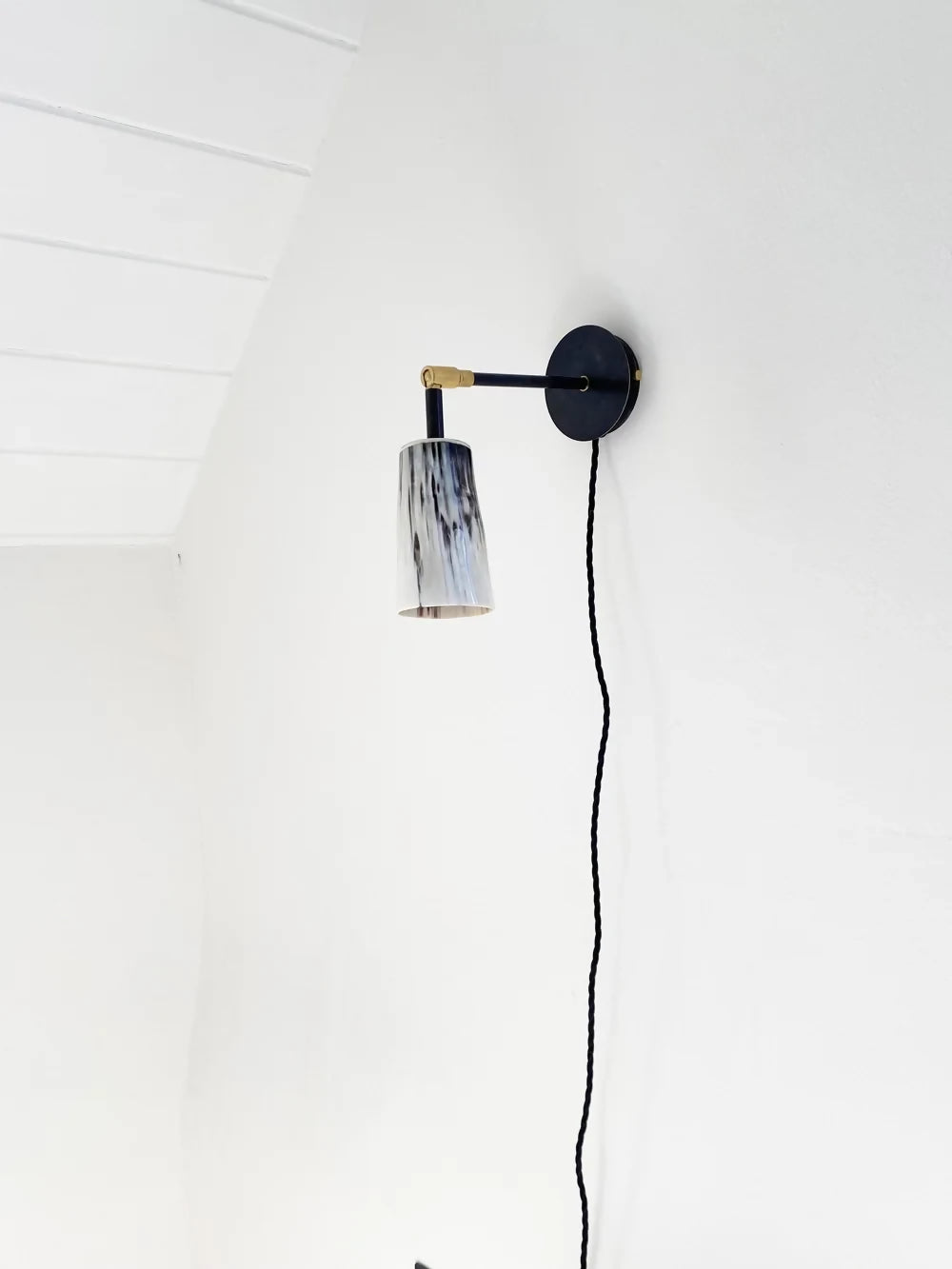 HORN WALL LIGHT, NON WIRED
