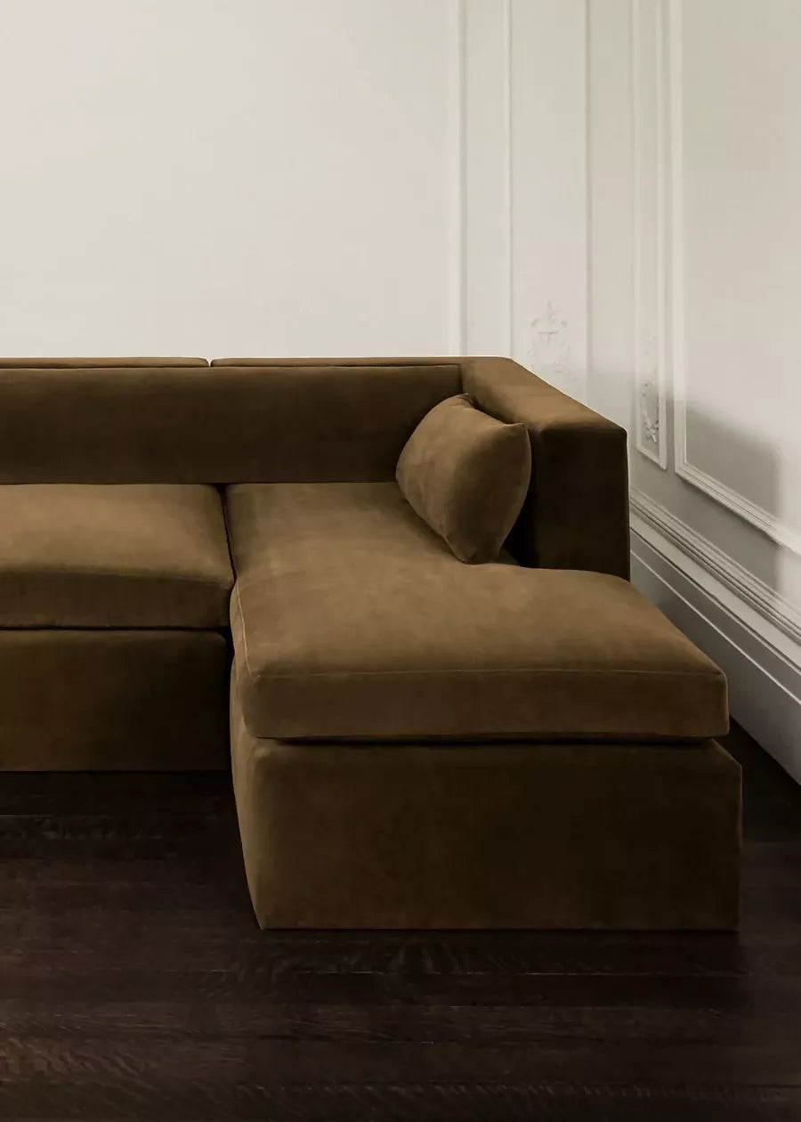 THE COURTNELL CORNER SOFA BY COLLECTION SEVEN