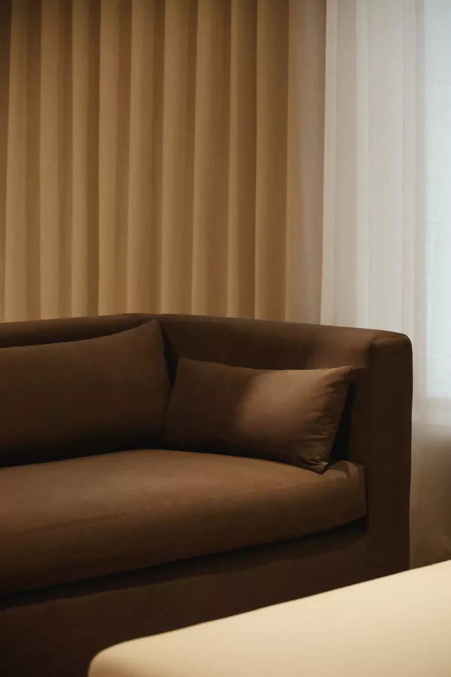 THE COURTNELL SOFA BY COLLECTION SEVEN