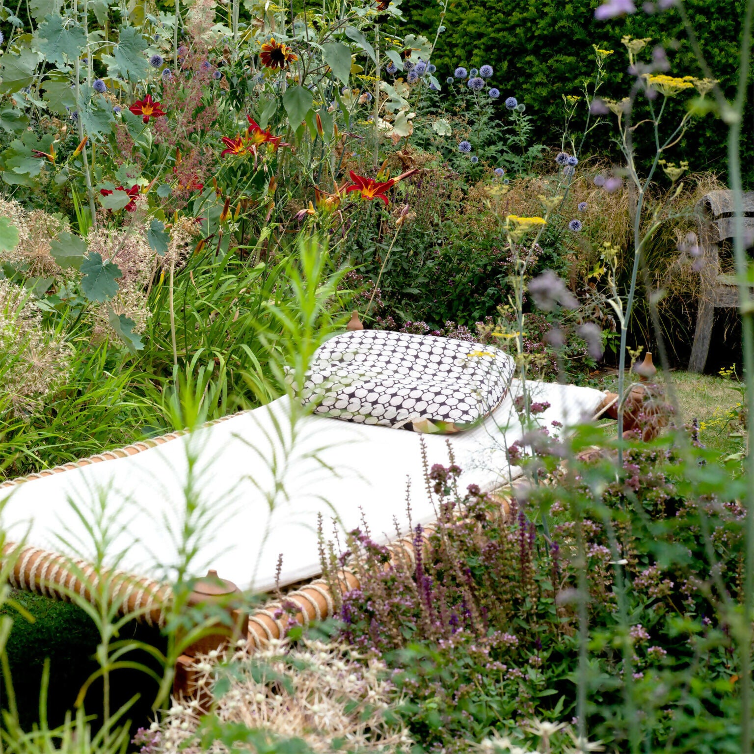 TABI JACKSON GEE EDIT: DAYBED BY THE DAYBED COMPANY