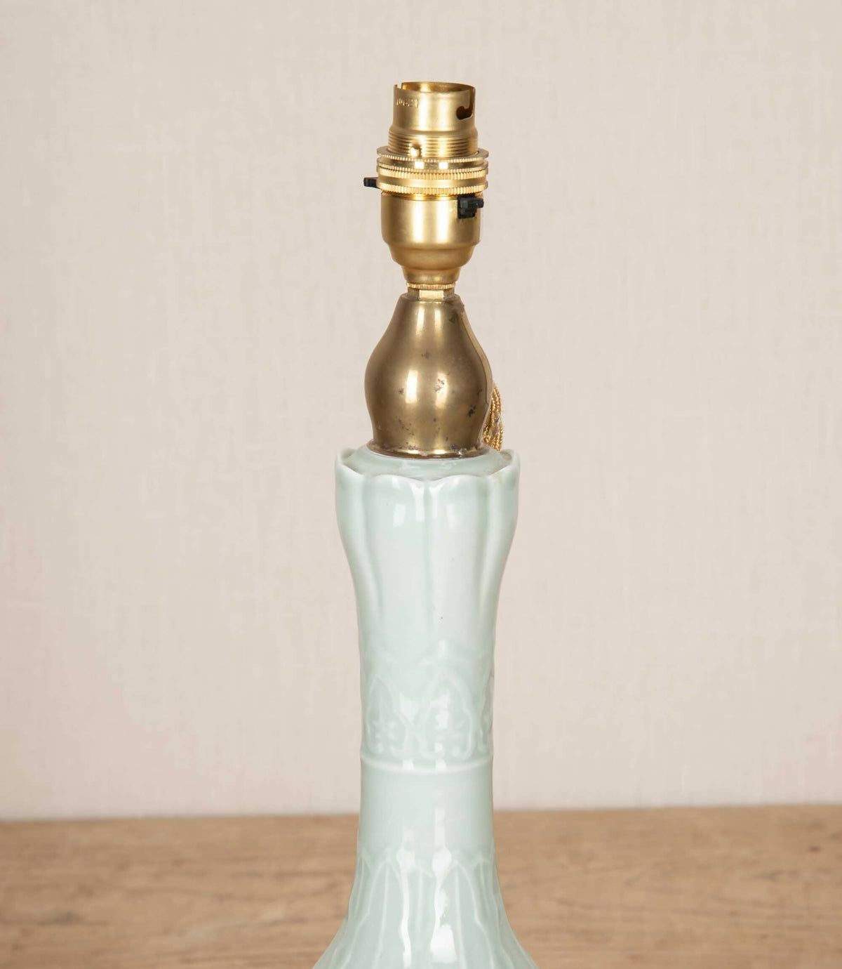 LARGE EARLY 20TH CENTURY CHINESE CELADON VASE TABLE LAMP