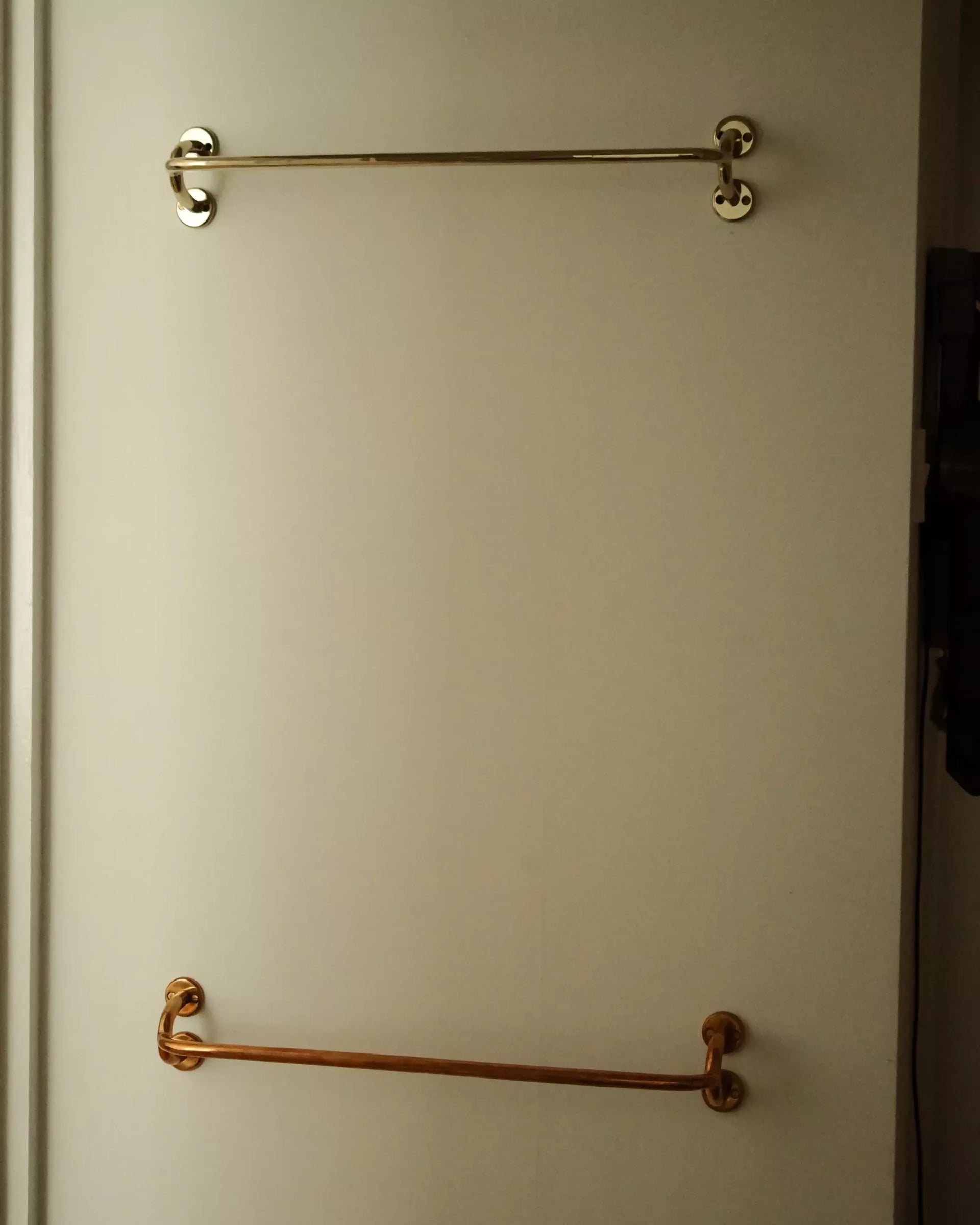 FAUNA TOWEL BAR BY MAHA ALAVI