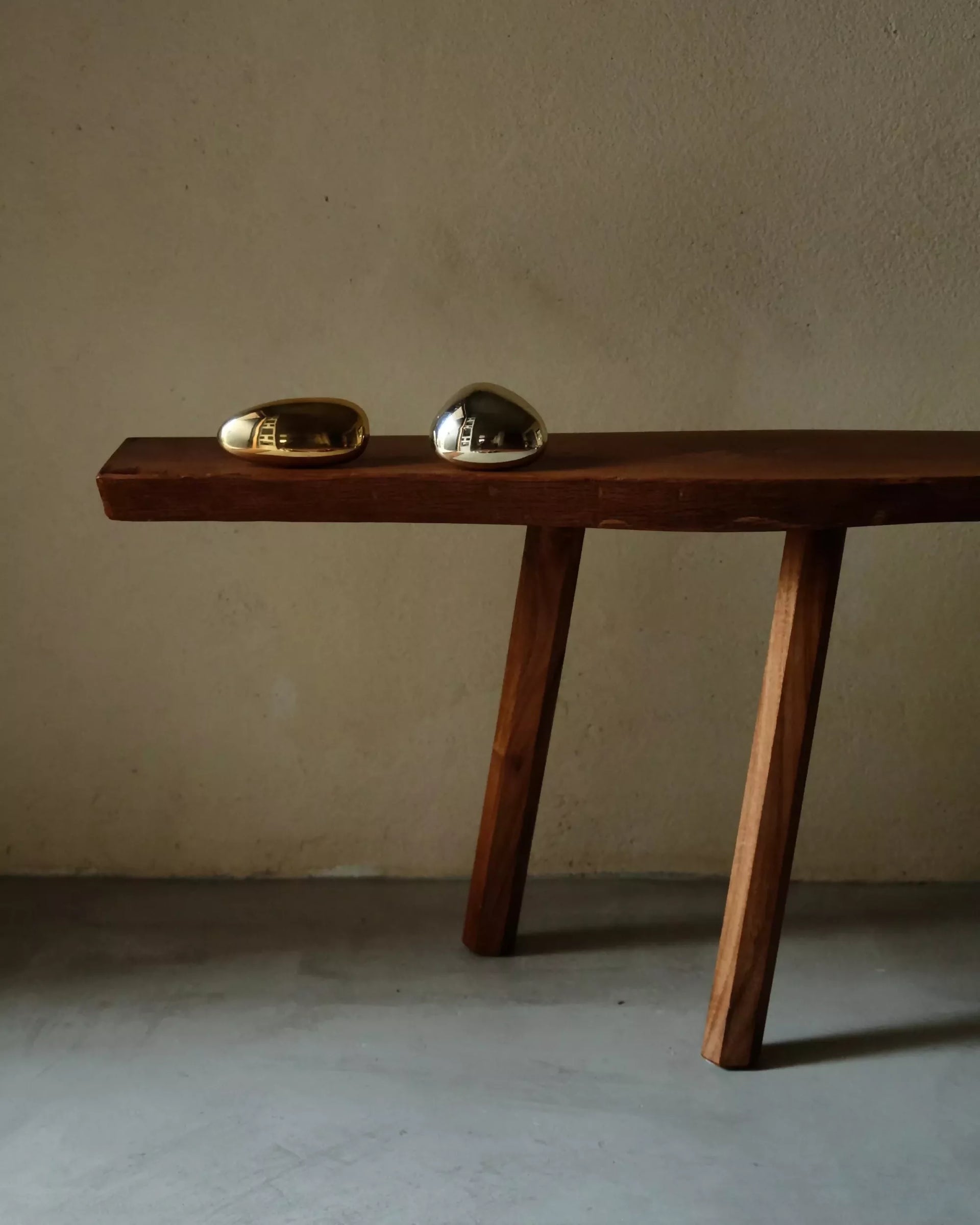 MOMI KNOB/HOOK SHORT BY MAHA ALAVI