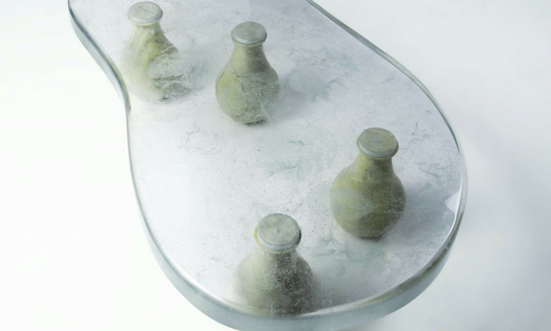 EASCA TABLE - COMBINATION OF IRISH CRYSTAL AND STONE BY ORIOR