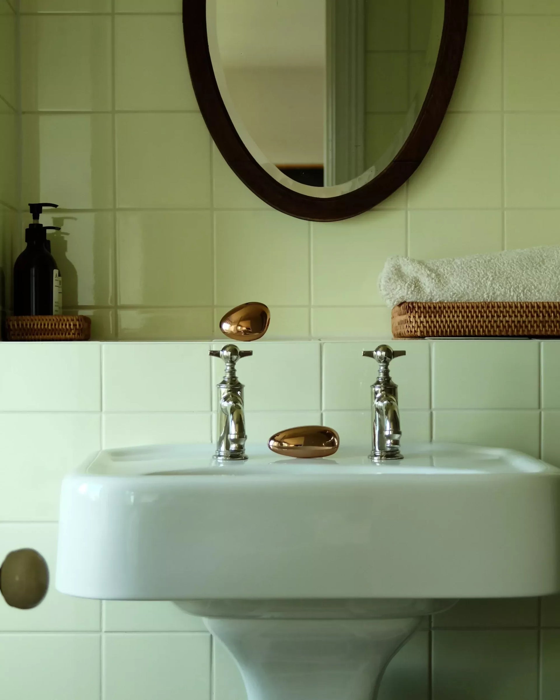 MOMI KNOB/HOOK SHORT BY MAHA ALAVI